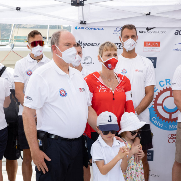 La famille princière de Monaco au départ de la 3ème édition de la course "The Crossing : Calvi-Monaco Water Bike Challenge". Ce défi caritatif organisé par la Fondation Princesse Charlène se déroule les 12 et 13 septembre. Deux équipes de quatre athlètes, parmi lesquels la Princesse et son frère Gareth Wittstock, secrétaire général de la fondation, vont se relayer en water bike durant 24h pour relier les 180km qui séparent Calvi de Monaco. Calvi, le 12 septembre 2020. © Olivier Huitel/Pool Monaco/Bestimage