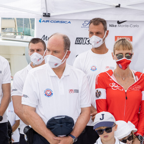 La famille princière de Monaco au départ de la 3ème édition de la course "The Crossing : Calvi-Monaco Water Bike Challenge". Ce défi caritatif organisé par la Fondation Princesse Charlène se déroule les 12 et 13 septembre. Deux équipes de quatre athlètes, parmi lesquels la Princesse et son frère Gareth Wittstock, secrétaire général de la fondation, vont se relayer en water bike durant 24h pour relier les 180km qui séparent Calvi de Monaco. Calvi, le 12 septembre 2020. © Olivier Huitel/Pool Monaco/Bestimage