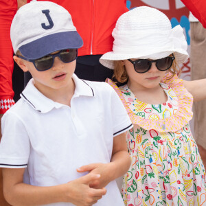 La famille princière de Monaco au départ de la 3ème édition de la course "The Crossing : Calvi-Monaco Water Bike Challenge". Ce défi caritatif organisé par la Fondation Princesse Charlène se déroule les 12 et 13 septembre. Deux équipes de quatre athlètes, parmi lesquels la Princesse et son frère Gareth Wittstock, secrétaire général de la fondation, vont se relayer en water bike durant 24h pour relier les 180km qui séparent Calvi de Monaco. Calvi, le 12 septembre 2020. © Olivier Huitel/Pool Monaco/Bestimage