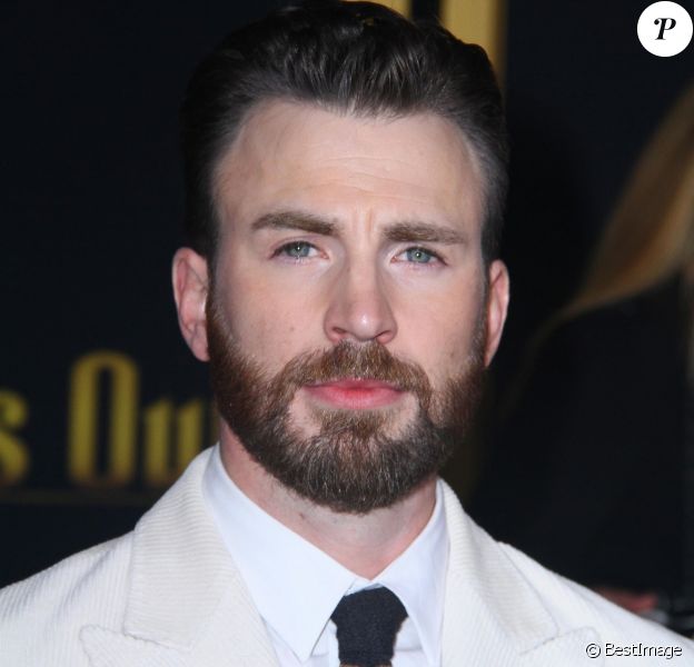 Chris Evans à la première de Knives Out au théâtre Regency Village dans le quartier de Westwood à Los Angeles (automne 2019)