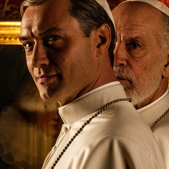 Jude Law et John Malkovich dans la nouvelle série de HBO "The New Pope", la suite de "The Young Pope", diffusée en 2020 sur Canal Plus. New York. Le 4 novembre 2019.