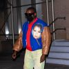 Exclusif - Kanye West porte un blouson teddy à l'effigie de ses filles North West et Chicago West dans les rues de New York, le 20 août 2020.