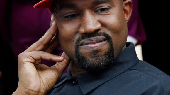 Kanye West pète les plombs... et se filme en train d'uriner