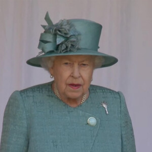 La reine Elisabeth II d'Angleterre assiste à une cérémonie militaire célébrant son anniversaire au château de Windsor dans le Bershire, le 13 juin 2020. 