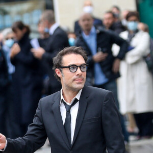 Nicolas Bedos - Hommage à Guy Bedos en l'église de Saint-Germain-des-Prés à Paris le 4 juin 2020.