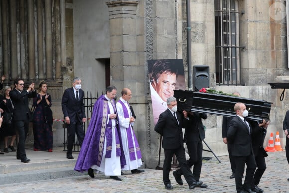 Nicolas Bedos - Sorties - Hommage à Guy Bedos en l'église de Saint-Germain-des-Prés à Paris le 4 juin 2020. 