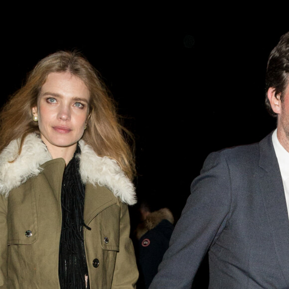 Natalia Vodianova et son compagnon Antoine Arnault à la sortie du cocktail du dîner de présentation de la nouvelle collection Vuitton "Masters, Les Grands Maîtres" en collaboration avec Jeff Koons au Louvre à Paris, France, le 11 avril 2017. 