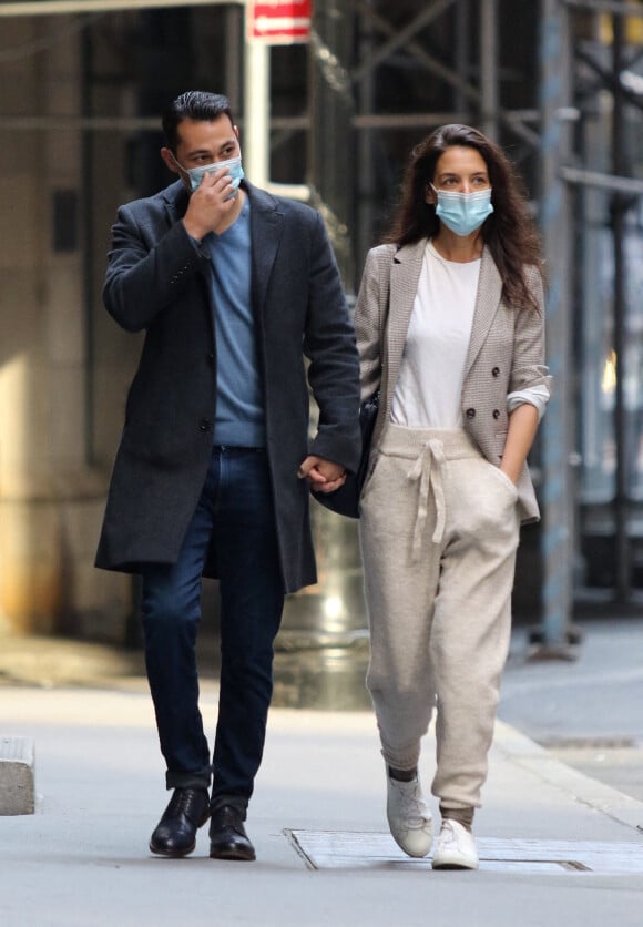 Katie Holmes en sortie avec son compagnon Emilio Vitolo Jr. à New York pendant l'épidémie de coronavirus (Covid-19)