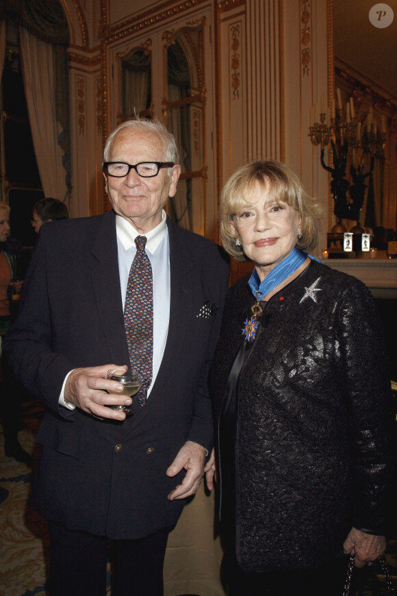 Pierre Cardin et Jeanne Moreau à Paris le 10 janvier 2007.