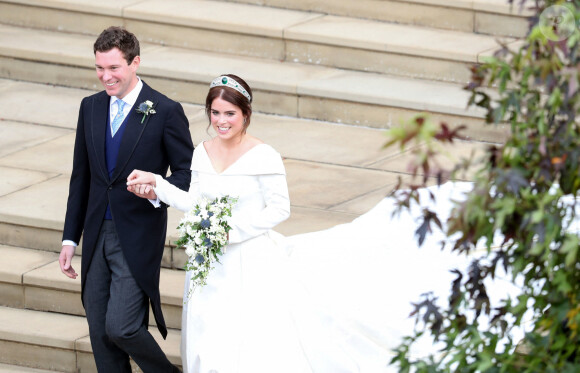 La princesse Eugenie d'York et son mari Jack Brooksbank - Sorties après la cérémonie de mariage de la princesse Eugenie d'York et Jack Brooksbank en la chapelle Saint-George au château de Windsor le 12 octobre 2018. 