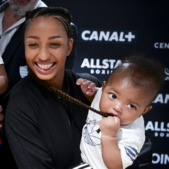 Estelle Yoka Mossely et son fils Magomed lors de la conférence de presse à la veille des combats "La Conquête – Tony Yoka Vs Johann Duhaupas" et Estelle Yoka-Mossely vs Aurélie Froment à Paris La Défense Arena. Nanterre, le 24 septembre 2020. © JB Autissier / Panoramic / Bestimage