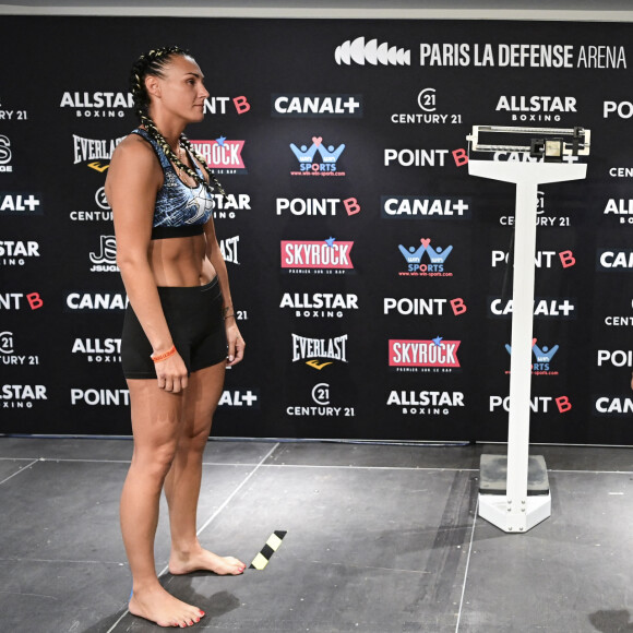 Estelle Yoka Mossely lors de la conférence de presse à la veille des combats "La Conquête – Tony Yoka Vs Johann Duhaupas" et Estelle Yoka-Mossely vs Aurélie Froment à Paris La Défense Arena. Nanterre, le 24 septembre 2020. © JB Autissier / Panoramic / Bestimage