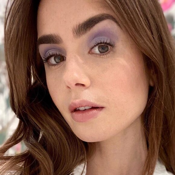Lily Collins s'est fiancée à Charlie McDowell.