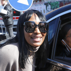 Tina Kunakey assiste au défilé Valentino lors de la Fashion Week de Milan, le 27 septembre 2020.