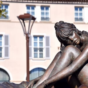 Une vue de la statue de Brigitte Bardot place Blanqui à Saint Tropez, le 6 octobre 2017, qui a été offerte pour les 83 ans de l'actrice. © Bruno Bebert/Bestimage