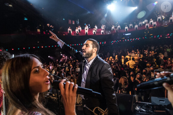 Exclusif - Les choeurs de la Maitrise de Radio France, Ibrahim Maalouf et sa femme Hiba Tawaji - Concert "Unis pour le Liban" à l'Olympia à Paris. Le 1er octobre 2020 Parrainé par le célèbre trompettiste I.Maalouf, ce grand concert caritatif a été retransmis depuis l'Olympia sur France 2. De nombreux artistes ont répondu présents pour cet événement hors norme, qui vise à récolter des fonds pour venir en aide au peuple libanais, touché par l'explosion du port de Beyrouth le 4 août dernier. L'intégralité des dons récoltés seront versés à La Croix Rouge libanaise. © Da Silva-Moreau / Bestimage