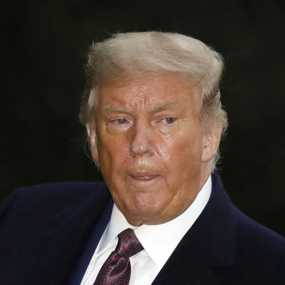 Le président américain Donald J.Trump arrive à la Maison Blanche à son retour de Bedminster, à Washington, The District, Etats-Unis, le 1er octobre 2020. Le président des Etats-Unis a été testé positif au Coronavirus (Covid-19). 