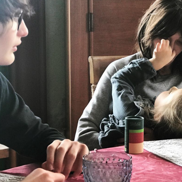 Carla Bruni avec ses enfants, Aurélien et Giulia, sur Instagram le 5 janvier 2018.