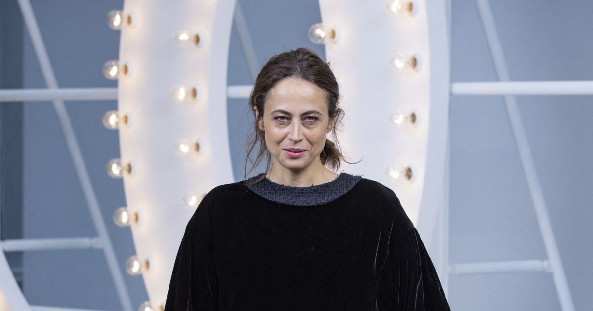 Anne Berest - Photocall du défilé de mode prêt-à-porter printemps-été