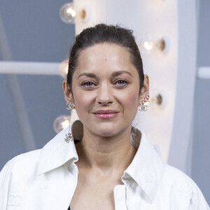 Marion Cotillard - Photocall du défilé de mode prêt-à-porter printemps-été 2021 "Chanel" au Grand Palais à Paris. Le 6 octobre 2020. © Olivier Borde / Bestimage