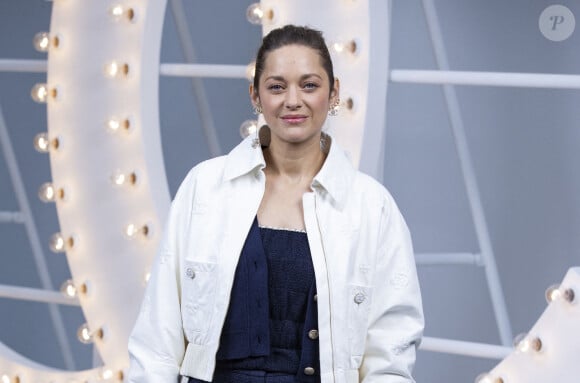 Marion Cotillard - Photocall du défilé de mode prêt-à-porter printemps-été 2021 "Chanel" au Grand Palais à Paris. Le 6 octobre 2020. © Olivier Borde / Bestimage