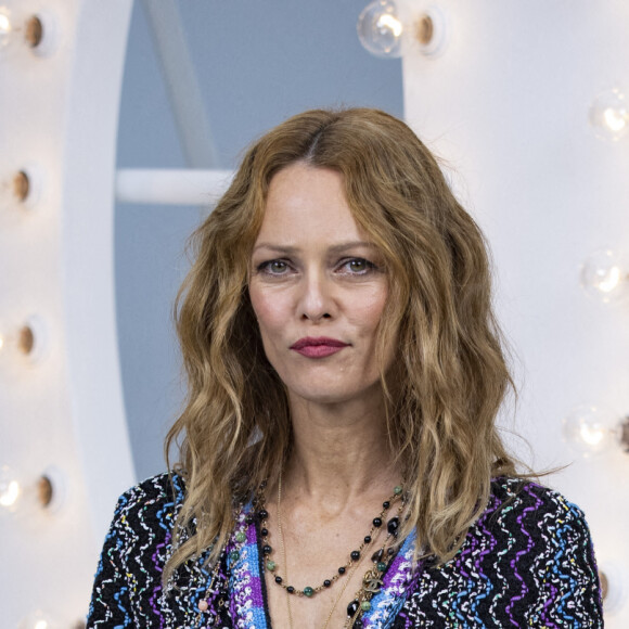 Vanessa Paradis - Photocall du défilé de mode prêt-à-porter printemps-été 2021 "Chanel" au Grand Palais à Paris. Le 6 octobre 2020. © Olivier Borde / Bestimage