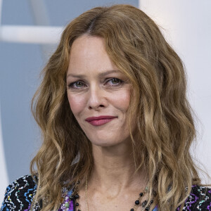 Vanessa Paradis - Photocall du défilé de mode prêt-à-porter printemps-été 2021 "Chanel" au Grand Palais à Paris. Le 6 octobre 2020. © Olivier Borde / Bestimage