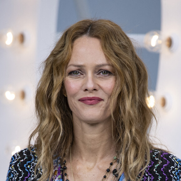 Vanessa Paradis - Photocall du défilé de mode prêt-à-porter printemps-été 2021 "Chanel" au Grand Palais à Paris. Le 6 octobre 2020. © Olivier Borde / Bestimage