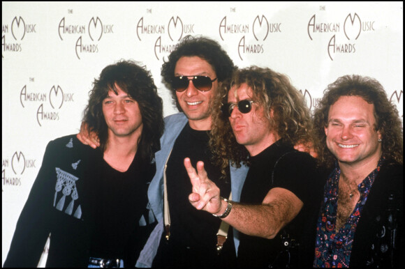 <p>Archives - Eddie et Alex Van Halen, Sammy Hagar, le groupe Van Halen lors des American Music Awards.</p>