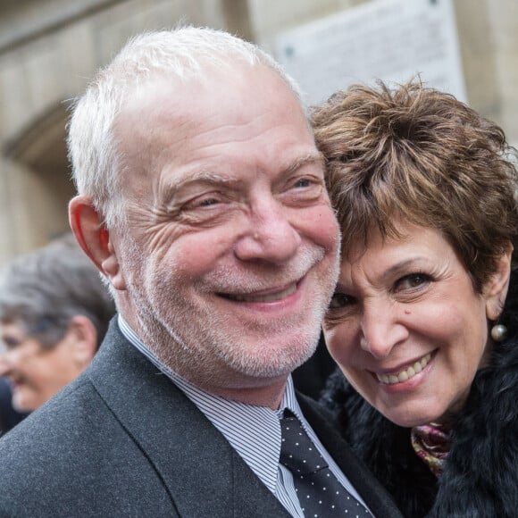 Catherine Laborde a epouse son compagnon de longue date Thomas Stern, publicitaire, samedi 9 novembre 2013 a la mairie du 2e arrondissement de Paris, en presence de ses amis les plus proches.