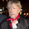 Le chanteur Renaud (Renaud Séchan) participe à un rassemblement spontané en hommage aux victimes des attentats de Charlie Hebdo Place de la République, à Paris.