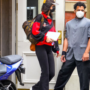 Exclusif - Bella Hadid arrive à un studio dans le quartier de Brooklyn à New York pendant l'épidémie de coronavirus (Covid-19), le 28 septembre 2020 