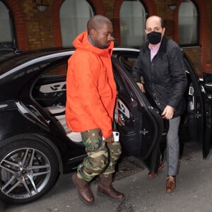 Exclusif - Kanye West et sa fille North font du shopping à Dover Street Market. Londres, le 10 octobre 2020.