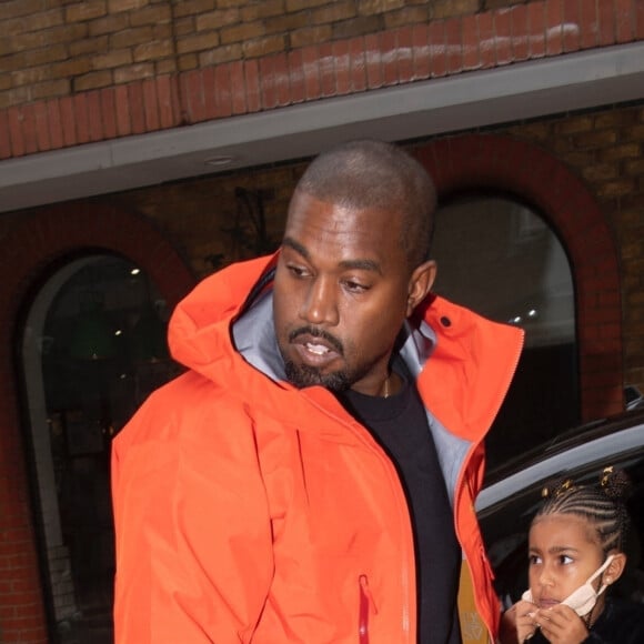 Exclusif - Kanye West et sa fille North font du shopping à Dover Street Market. Londres, le 10 octobre 2020.