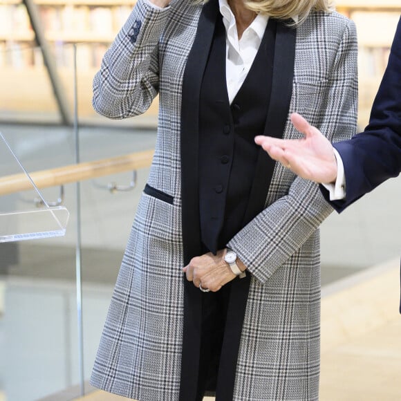 Brigitte Macron lors de sa visite à la bibliothèque de Riga le 30 septembre 2020