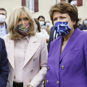 Stéphane Bern, Brigitte Macron et Roselyne Bachelot (ministre de la Culture) à l'Hôtel de Polignac, à l'occasion des journées européennes du patrimoine et de la troisième édition du Loto du Patrimoine, à Condom, le 18 septembre 2020