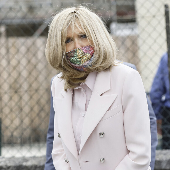 Brigitte Macron en visite à l'Hôtel de Polignac à Condom, à l'occasion des journées européennes du patrimoine et de la troisième édition du Loto du Patrimoine, le 18 septembre 2020