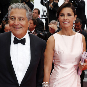 Christian Clavier et Isabelle De Araujo (Bijoux APM Monaco) - Montée des marches du film "Jimmy's Hall" lors du 67 ème Festival du film de Cannes – Cannes.