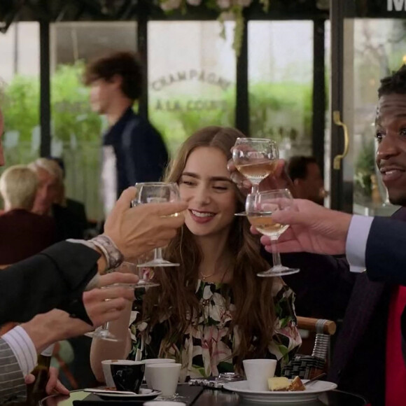Bruno Gouery, Philippine Leroy-Beaulieu, Samuel Arnold, Lily Collins - Bande-annonce de la série Netflix "Emily in Paris" créée par Darren Star. Le 5 octobre 2020.