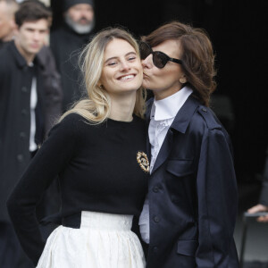 Inès de La Fressange et sa fille Violette Marie d'Urso - People à la sortie du défilé Chanel collection prêt-à-porter Automne/Hiver 2020-2021 lors de la Fashion Week à Paris le 3 mars 2020.