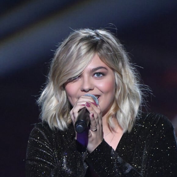 Exclusif - Louane Emera - Enregistrement de l'émission "La chanson Secrète" présentée par Nikos Aliagas à la Seine Musicale à Boulogne-Billancourt, qui sera diffusée le 29 décembre en prime time sur TF1. Le 27 novembre 2018 11 artistes ne savent rien de ce qui va se passer pour eux ! Ils ont accepté de jouer le jeu, de se laisser totalement surprendre, émouvoir, parfois même déstabiliser car ils vont découvrir en même temps que les téléspectateurs une surprise : leur chanson revisitée, réinterprétée par un autre artiste. Imaginez un rappeur interpréter une grande chanson pop ou un jeune artiste reprendre le tube d'une de ses idoles ! Et imaginez la réaction de l'interprète original qui sera assis sur le fauteuil juste devant la grande scène de la Seine Musicale... ! © D.Guignebourg-G.Gorassini / Bestimage