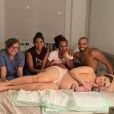 Ashley Graham lors de son accouchement. Photo publiée le 18 octobre 2020.