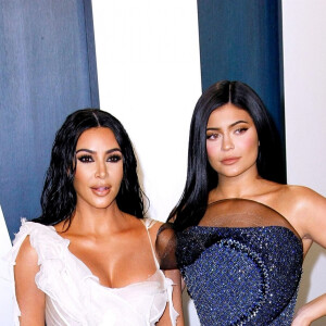 Kim Kardashian et Kylie Jenner - People à la soirée "Vanity Fair Oscar Party" après la 92ème cérémonie des Oscars 2020 au Wallis Annenberg Center for the Performing Arts à Los Angeles, le 9 février 2020. 