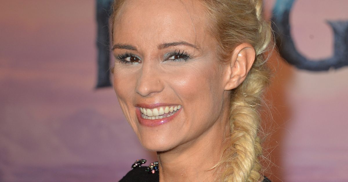 Elodie Gossuin ( coiffure Reine des Neiges) - Projection ...