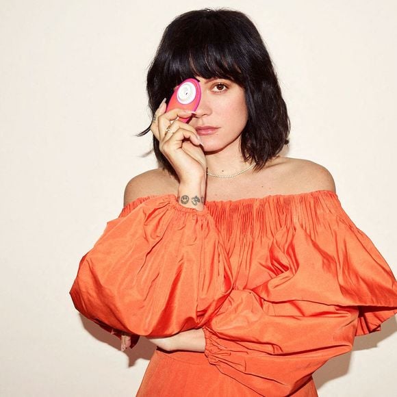 La chanteuse Lily Allen pose pour la campagne de sex toys de la marque allemande Womanizer, octobre 2020.