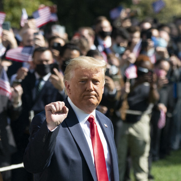 Le président Donald Trump et sa femme Melania quittent la Maison Blanche pour aller à Nashville le 22 octobre 2020.