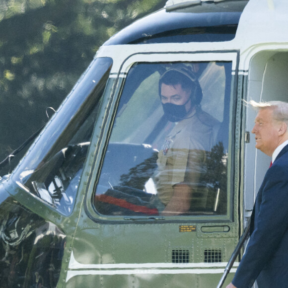 Le président Donald Trump et sa femme Melania quittent la Maison Blanche pour aller à Nashville le 22 octobre 2020.