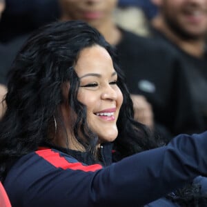 Sarah Fraisou (Les vacances des Anges 3) dans les tribunes du parc des princes lors du match de football de ligue 1 opposant le Paris Saint-Germain (PSG) à l'Olympique Lyonnais (OL) à Paris, France, le 7 octobre 2018. Le PSG a gagné 5-0.