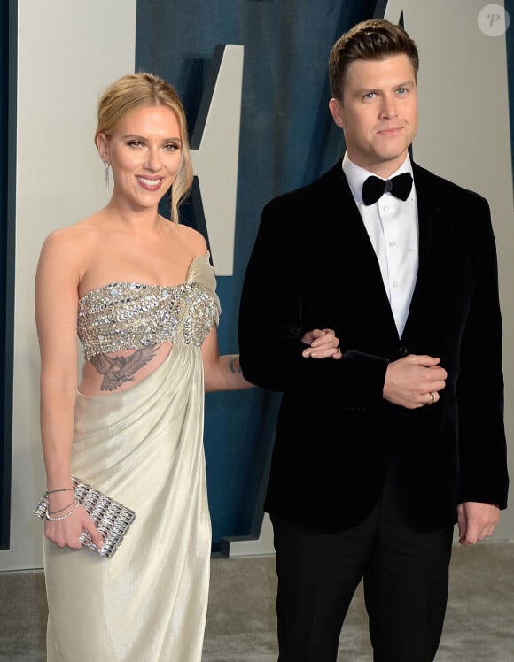 Scarlett Johansson et son fiancé Colin Jost - People à la soirée "Vanity Fair Oscar Party" après la 92ème cérémonie des Oscars 2020 au Wallis Annenberg Center for the Performing Arts à Los Angeles, le 9 février 2020. 