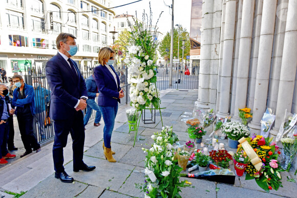 Christian Estrosi, le maire de Nice, et sa femme Laura Tenoudji Estrosi sont venus se recueillir sur le parvis de la Basilique Notre Dame de l'Assomption, le 30 octobre 2020, le lendemain de l'attentat qui a coûté la vie à 3 personnes. © Bruno Bebert / Bestimage 